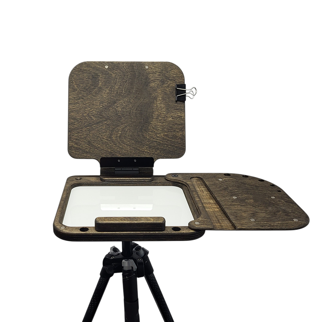 Tripod Lite Easel Oil Kit from Cup Easels Inc., portable art supplies for painting with adjustable tripod stand and oil painting accessories.