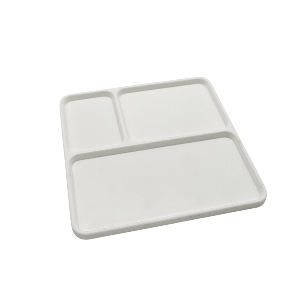 Plastic Superlite Palette with three wells for art supplies by Cup Easels Inc.